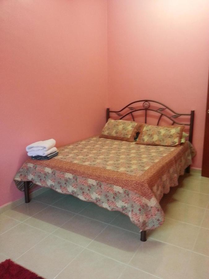 Yasmeen Homestay Kemaman Chukai Exterior foto