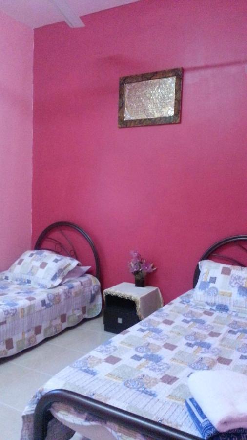 Yasmeen Homestay Kemaman Chukai Exterior foto