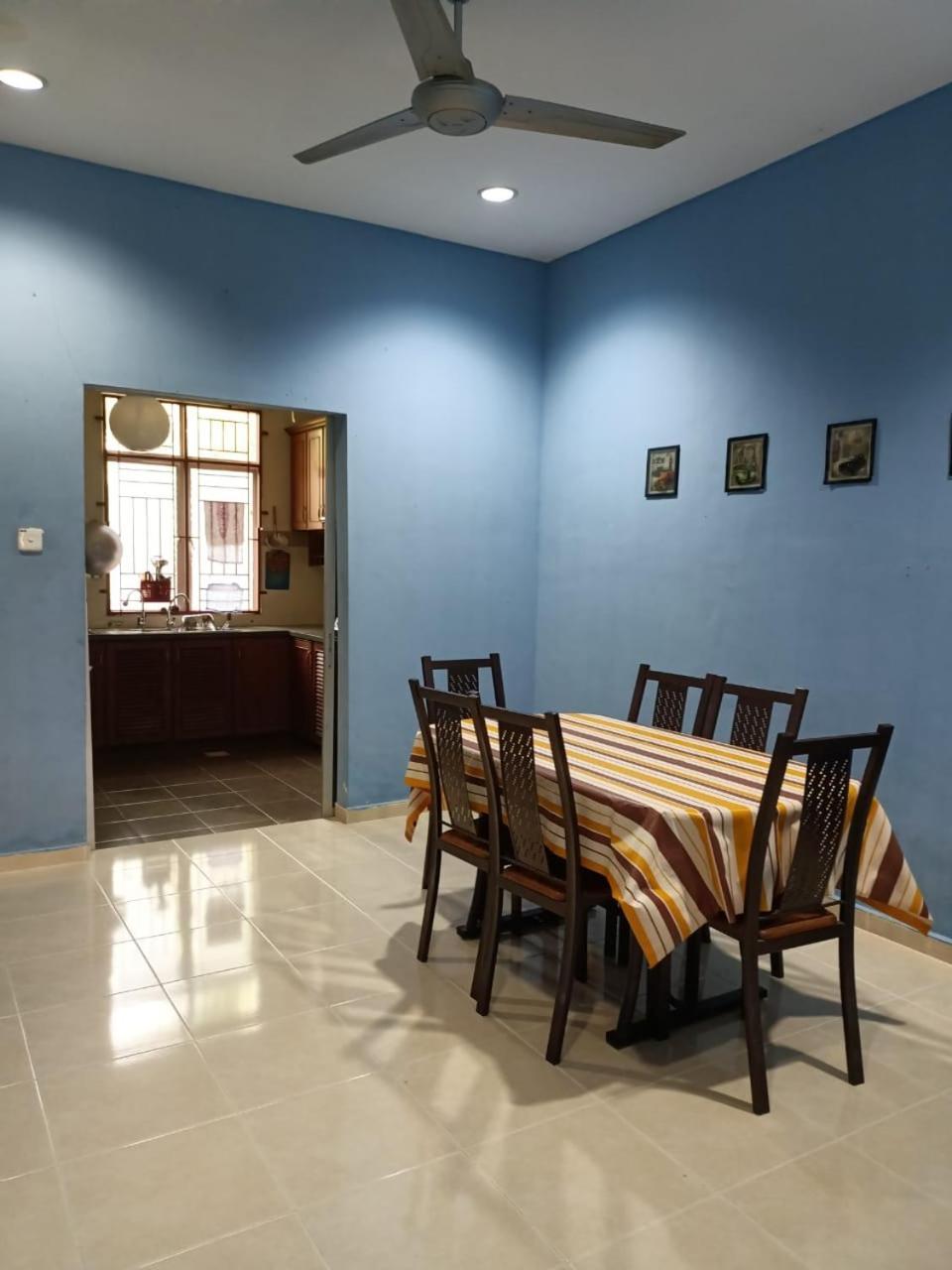 Yasmeen Homestay Kemaman Chukai Exterior foto